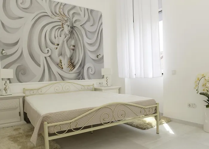 Modern Central-near Unirii Square