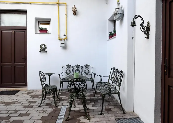 Modern Central-near Unirii Square Apartment